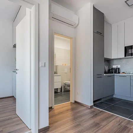 Cozy New Free Private Parking *