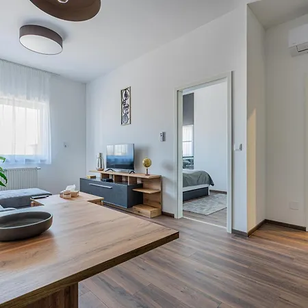 Cozy New Free Private Parking *