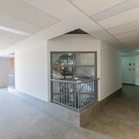 Cozy New Free Private Parking 公寓